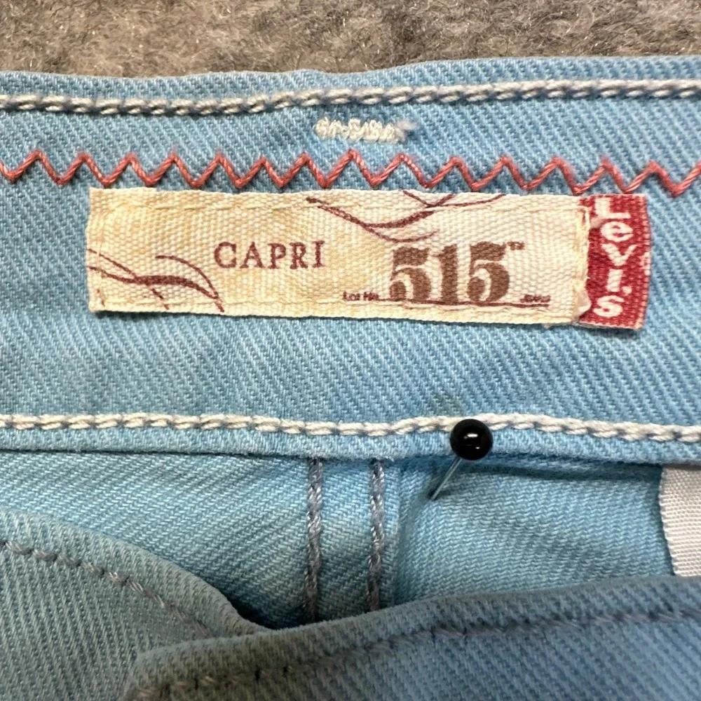 Levi Strauss 515 Denim Shorts Women 12 Light Blue Stretch 5-Pocket Pedal Pushers